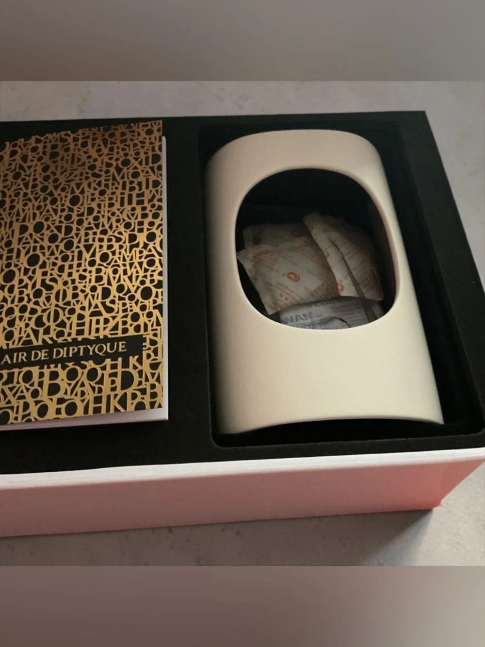 Diptyque Un Air de Diptyque Electric Wall Scent Diffuser